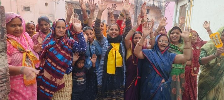 Radha Rani's praises echoed during the morning procession in Kayasthwada