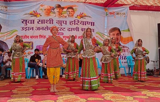 Children and artists received applause for their performances