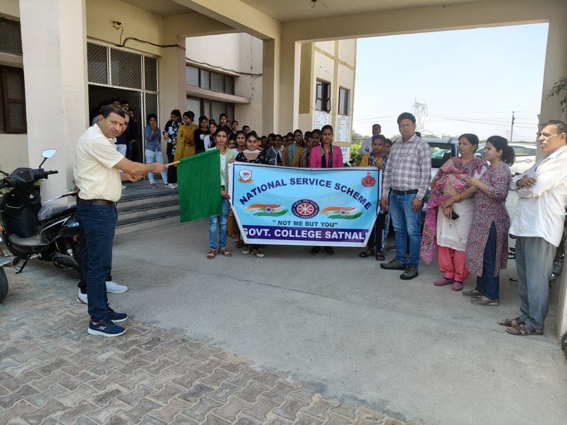 Students gave the message of saving water