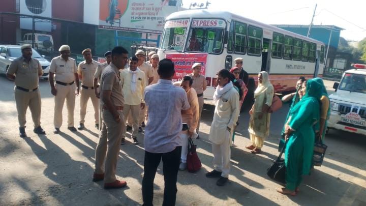 Employees going to Kurukshetra to surround CM's residence were stopped in Hansi