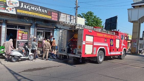 Fire broke out in printing press of Mehtpur market, loss of 12 lakhs