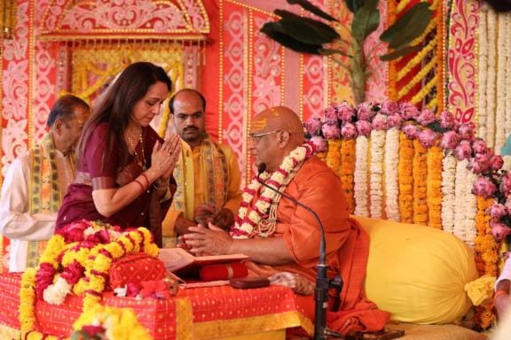 jab-jab adharm badhata hai tab-tab prabhu ne liya hai avataar