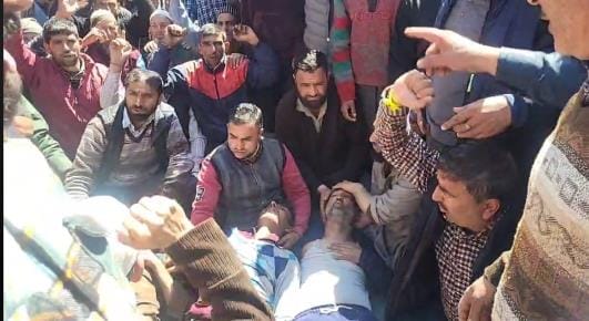 Three Employees Faint in Protest