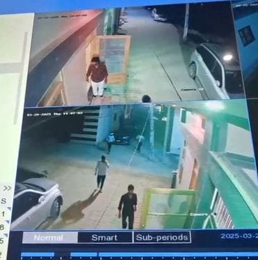 Entered the house and demanded extortion of 20 lakh rupees from the property dealer