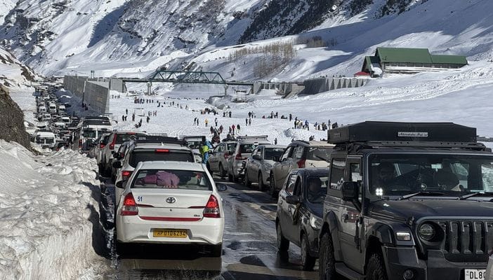 Vehicles parked on the roadside have stopped the speed, traffic jam is also testing us a lot