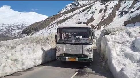 Additional bus ran between Kullu and Keylong