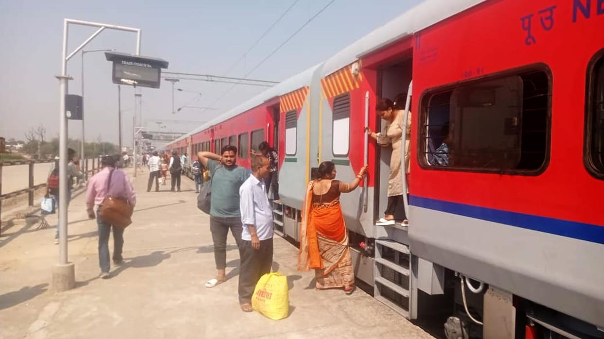 14 trains going from Balrampur will remain closed in April and May