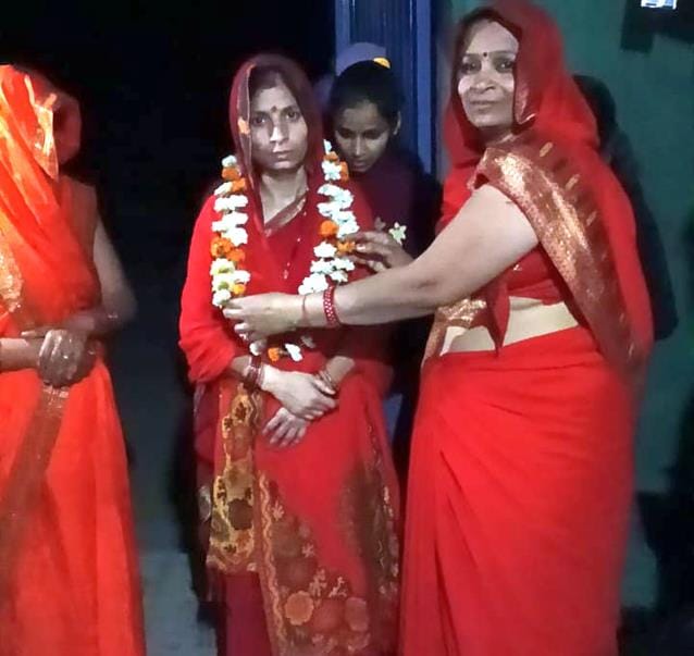 Tears fell along with flowers to welcome Parvati