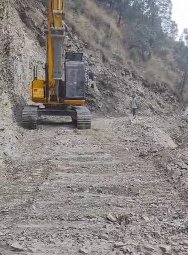 100 meters of new road was built in place of the dam