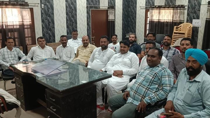 Sarpanch met SP for action in the case of assault on Sarpanch representative
