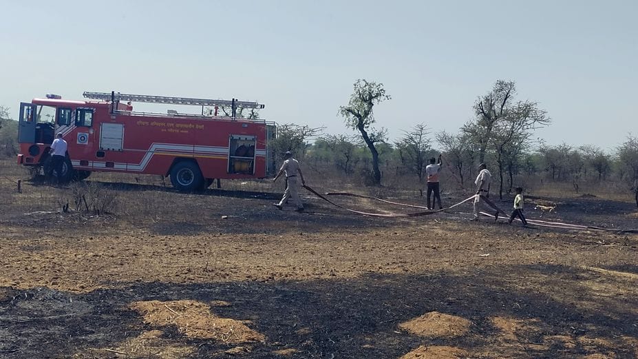 Fire broke out in Bani near Sheetla Mata Mandir due to unknown reasons