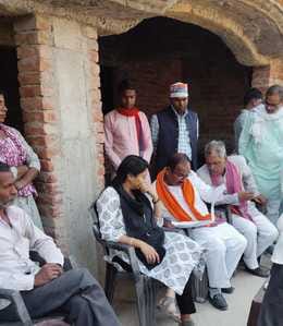MLA Pallavi Patel met the family of the deceased and consoled them