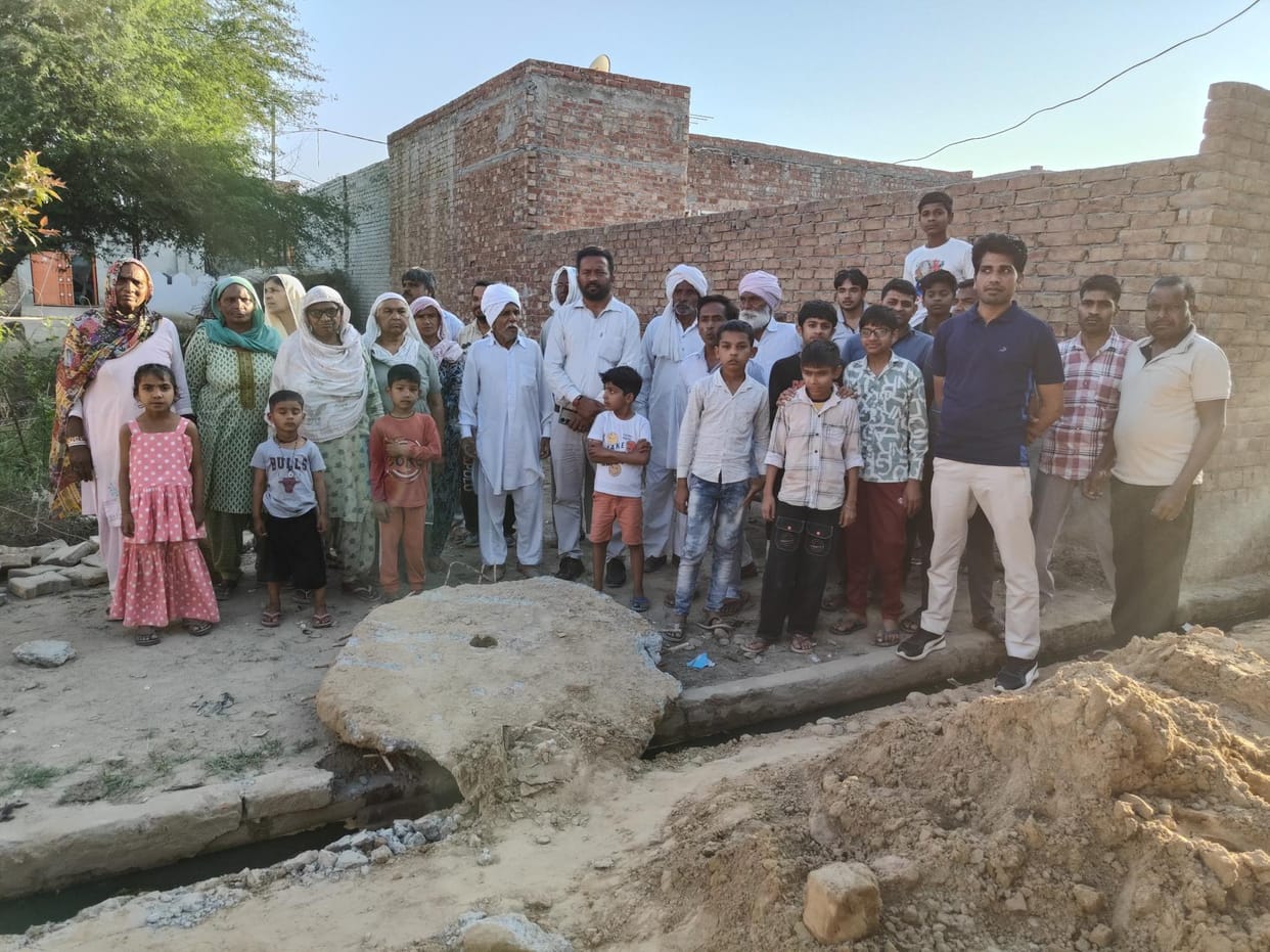 Water line broken by JCB, toilet connection of 50 houses cut off