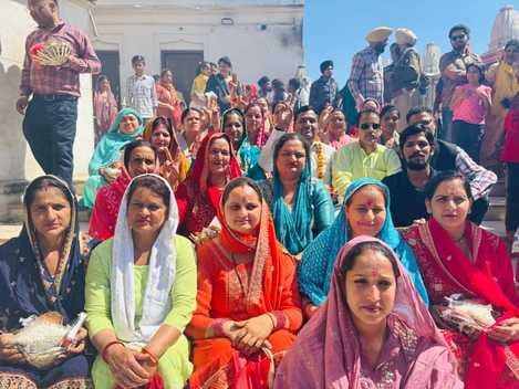 Bishnu Mahila Mandal visited Mata Nayana