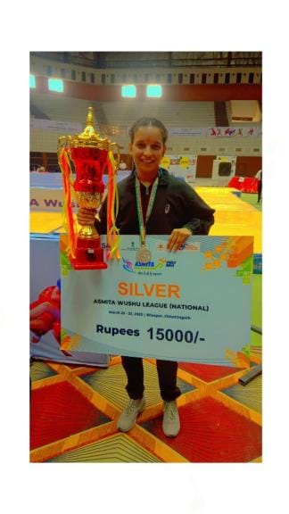Truck driver's daughter Saavan won silver in Wushu, travels 50 km daily for practice
