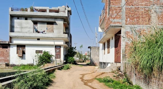Roads in every locality of Ujhani will be paved, four crores approved