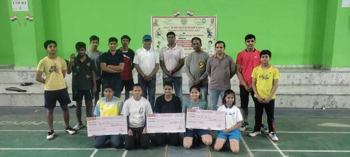 Shiv Kapoor and Zoya were the winners in the junior badminton competition