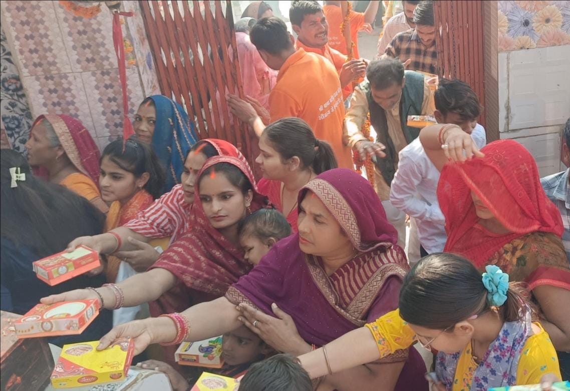 The cheers of Bajrangbali reverberated on Budhwa Mangal
