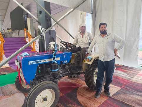 Four farmers of the district received state award