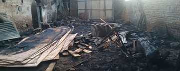 Fire broke out in a furniture warehouse at night, loss of eight to ten lakhs
