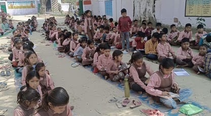 Students gave their exams sitting on the open groundSend feedbackSide panelsHistorySavedTranslation results available