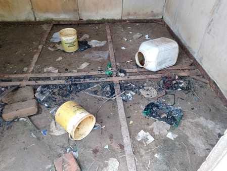 जलाए गए कागजात।