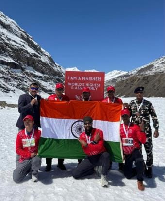 DIG Mukesh Kumar achieved a historic victory in the Snow Marathon