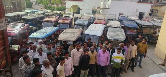 300 unregistered e-rickshaws seized