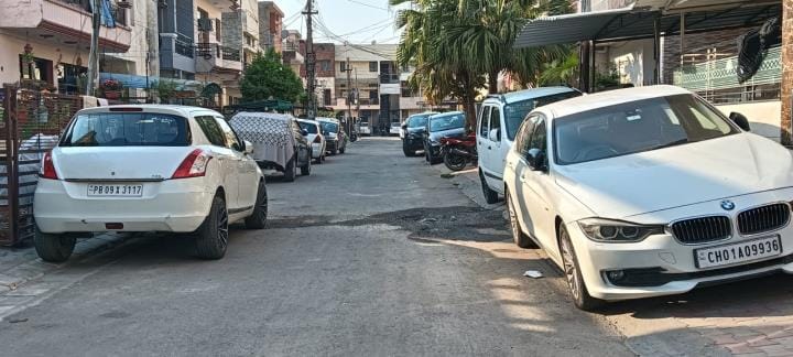 There is no parking for 1130 flats and houses, where will about five thousand vehicles be parked