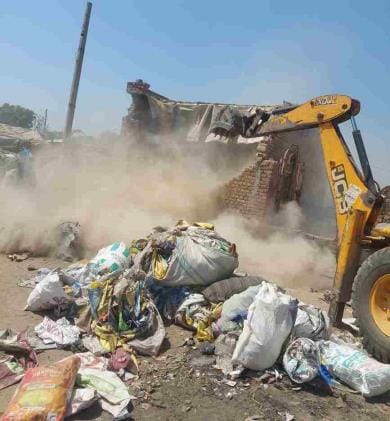 HSVP demolished illegal construction in Sector-1 Part Two
