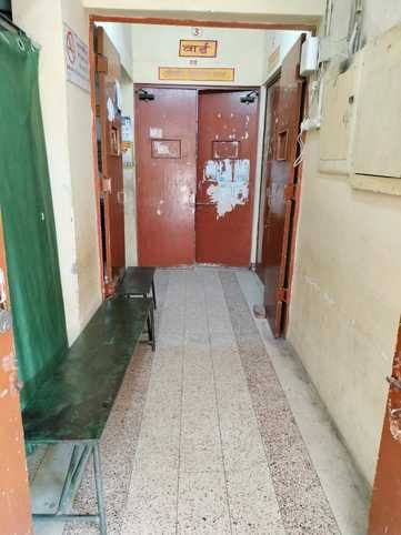 The workers closed the city PHC and went on duty with the parliamentary committee, the patients returned