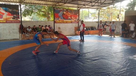 10 member team selected for wrestling championship