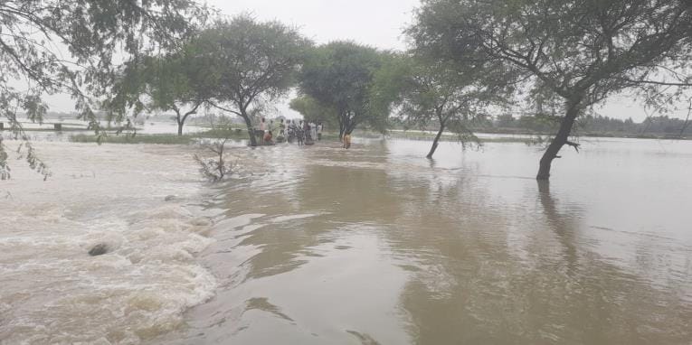 Traffic comes to a standstill due to water filling at Datrangwa Dip