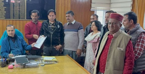 Permits of nomadic Gujjars should be checked at the barrier itself