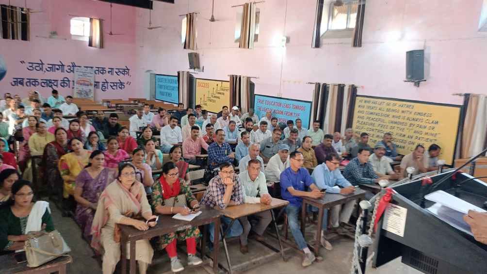 Take the help of Anganwadi and Panchayats to increase enrollment in schools