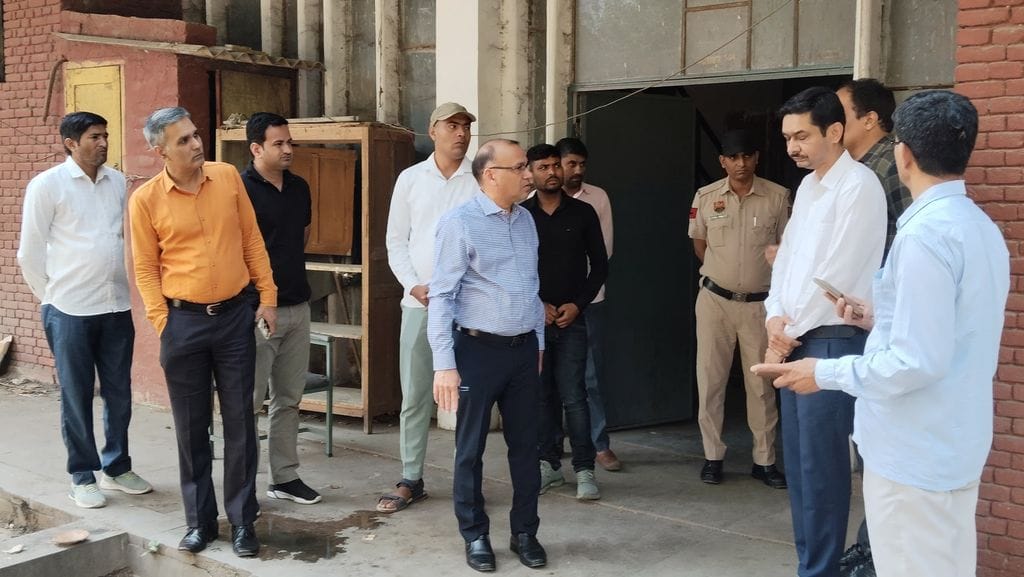 Two employees of Assistant Registrar Cooperative Societies Office found absent, explanation sought