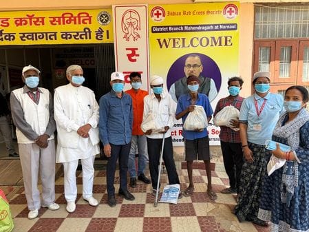 Krishna Arya is providing nutritious food to five patients by becoming their Nikshay Mitra