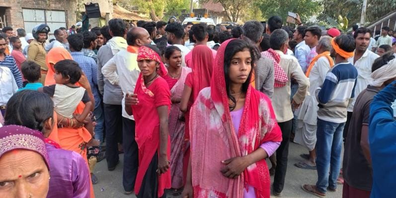 Protest was held for three hours by keeping the dead body of the woman, then a case was registered