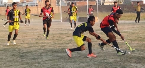Puranpur and Gonda teams reached the finals of the provincial hockey competition