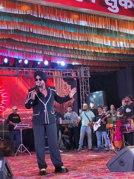 Amar Sandhu made Sundernagar dance on the song 'Bapu Tere Karke Main Paraan Te Khado Gaya'