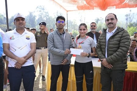 Mansi and Anil won the marathon race