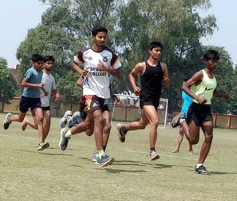 Aryaraj and Purnima won the 100 meter race