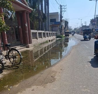 Dirty sewer water accumulated in front of CR Kisan College