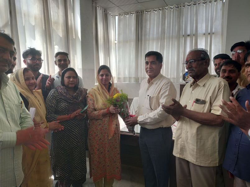 Dr. Rimpi Kumari took over the charge of Kanina Nagar Panchayat Pradhan