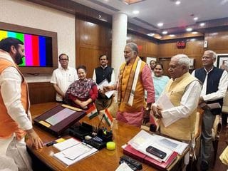Fetpur martyr memorial's memorial heated up again, got support from CM