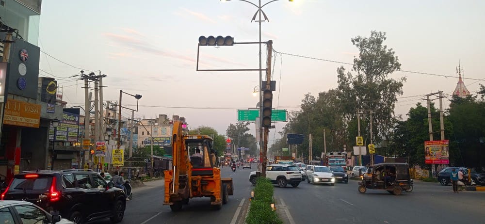 Efforts to curb accidents: Traffic lights will be installed in the city at a cost of Rs 68 lakh