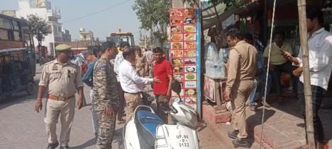 sadak nirmaan mein baadha ban rahe atikraman ko hataaya