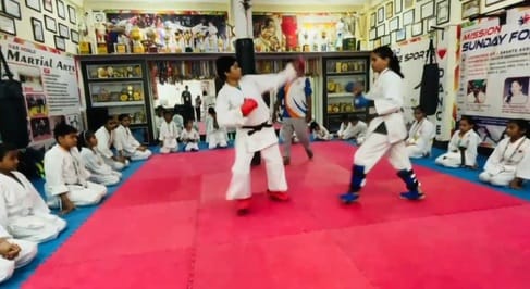 Bihar News Muzaffarpur Anushka Abhishek selected in Indian team for Karate World Cup to be held in Russia