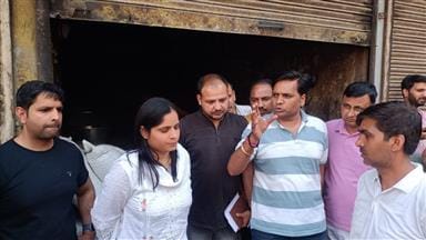 Drains blocked with cow dung, Joint Commissioner reached the spot