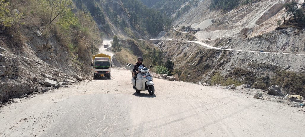 The journey on NH 5 in Brauni Nallah became a difficult one